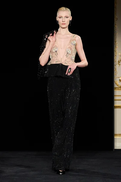 Look 17